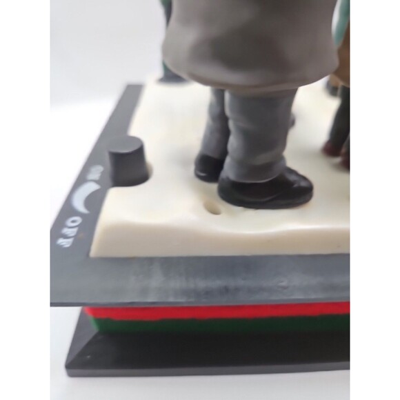 Vintage Christmas Lighted Carolers Musical Holiday Scene Figure 11" - Picture 14 of 16